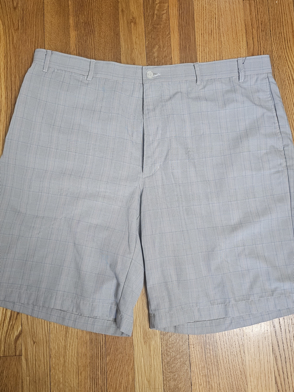 Ping Tan With Light Blue And  Yellow Plaid Golf Shorts In Size 42